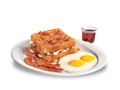 Caramel_Bacon_Stuffed_French_Toast